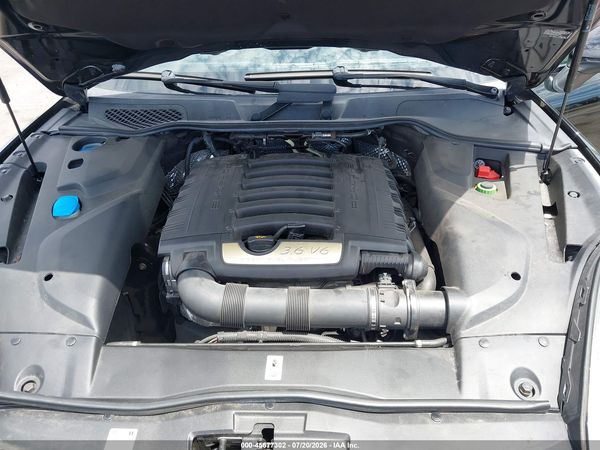 2017 PORSCHE CAYENNE