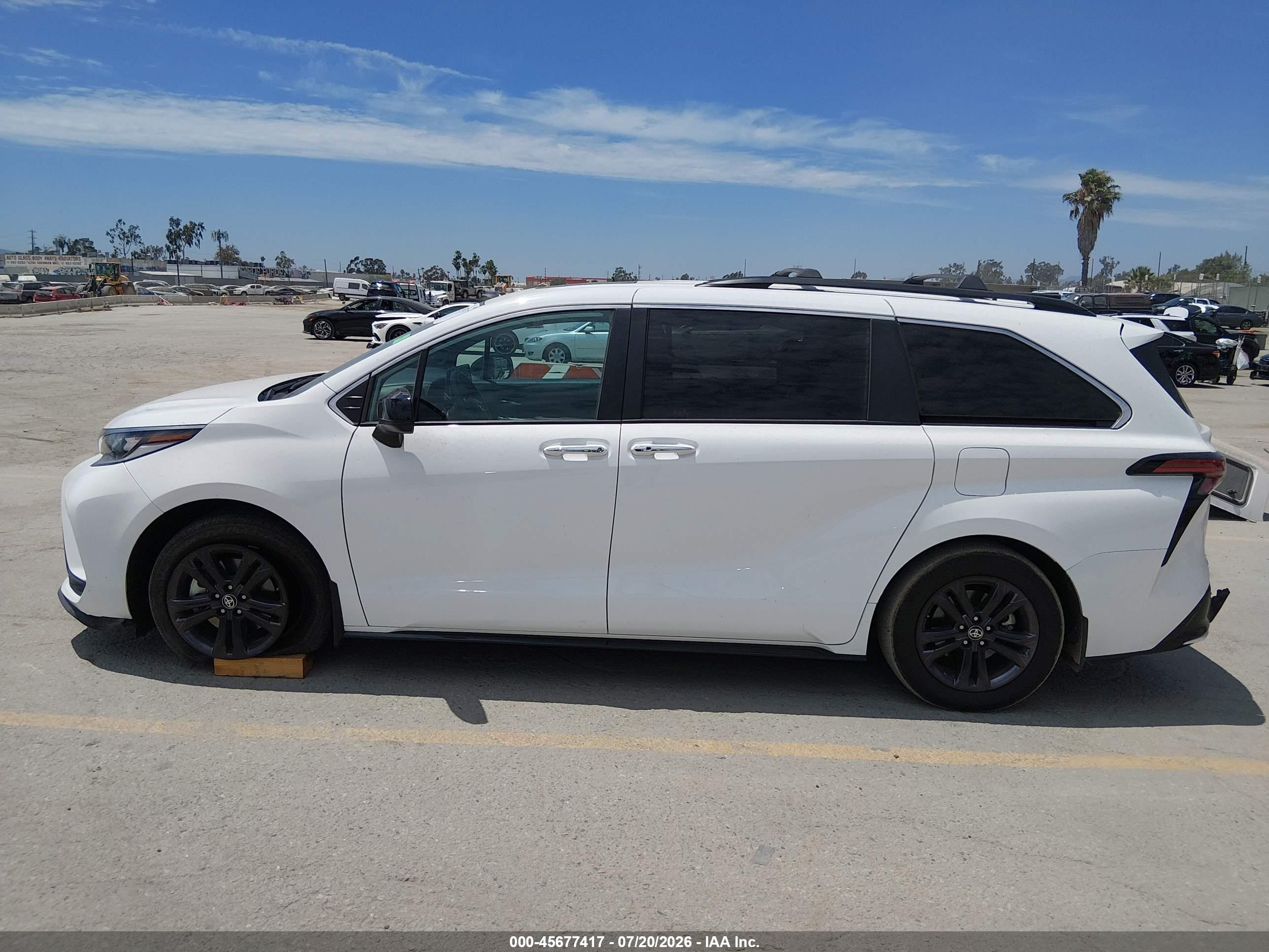 2024 TOYOTA SIENNA XSE