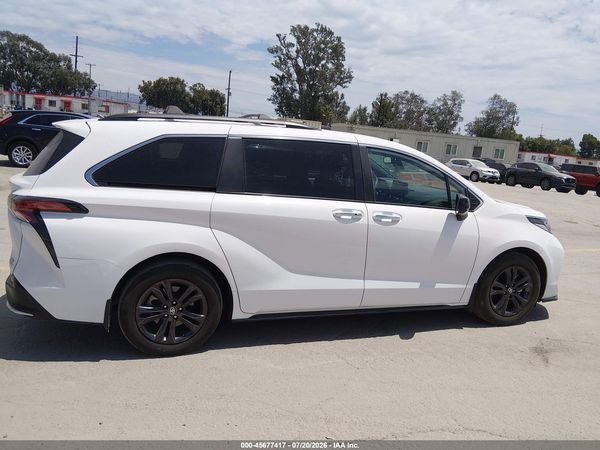 2024 TOYOTA SIENNA XSE