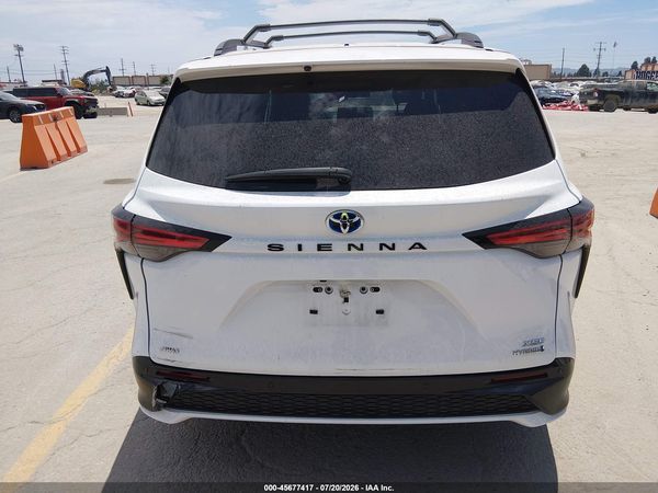 2024 TOYOTA SIENNA XSE