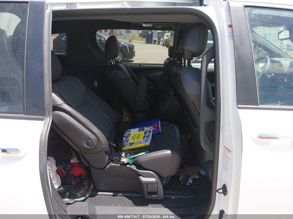 2024 TOYOTA SIENNA XSE