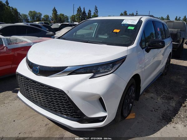2024 TOYOTA SIENNA XSE
