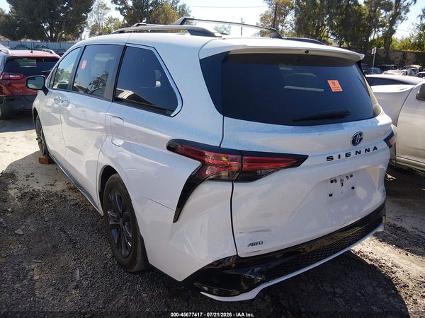 2024 TOYOTA SIENNA XSE