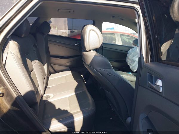 2017 HYUNDAI TUCSON LIMITED — I8