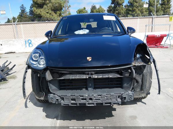 2016 PORSCHE CAYENNE