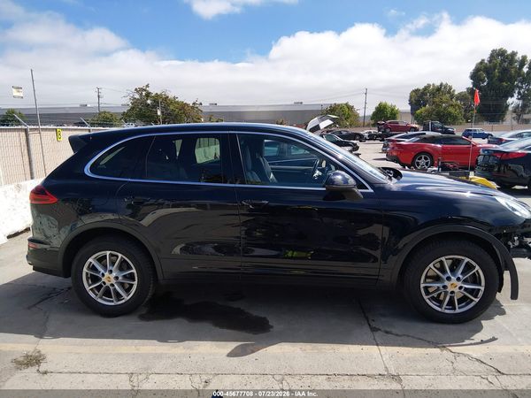 2016 PORSCHE CAYENNE