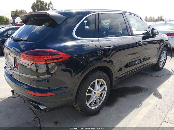 2016 PORSCHE CAYENNE