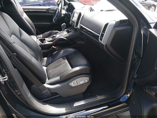 2016 PORSCHE CAYENNE