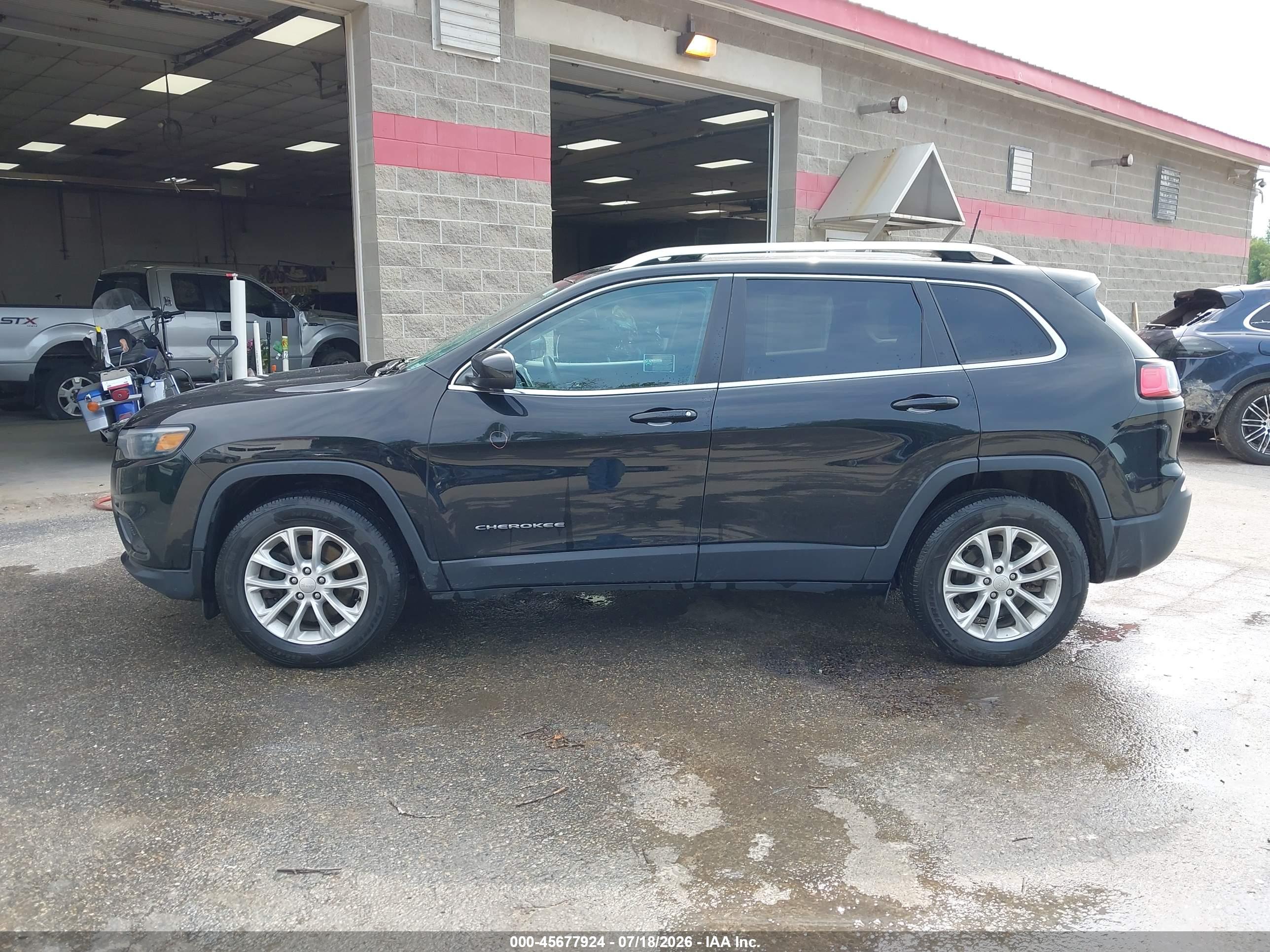 2019 JEEP CHEROKEE LATITUDE 4X4