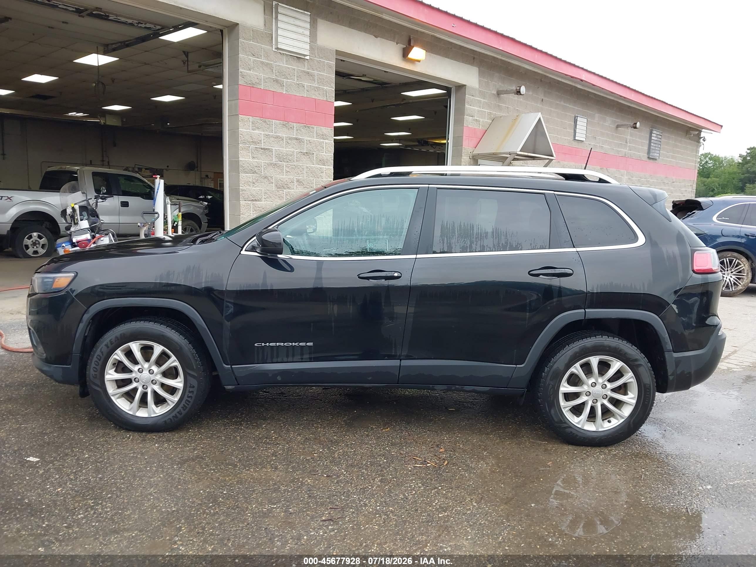 2019 JEEP CHEROKEE LATITUDE 4X4