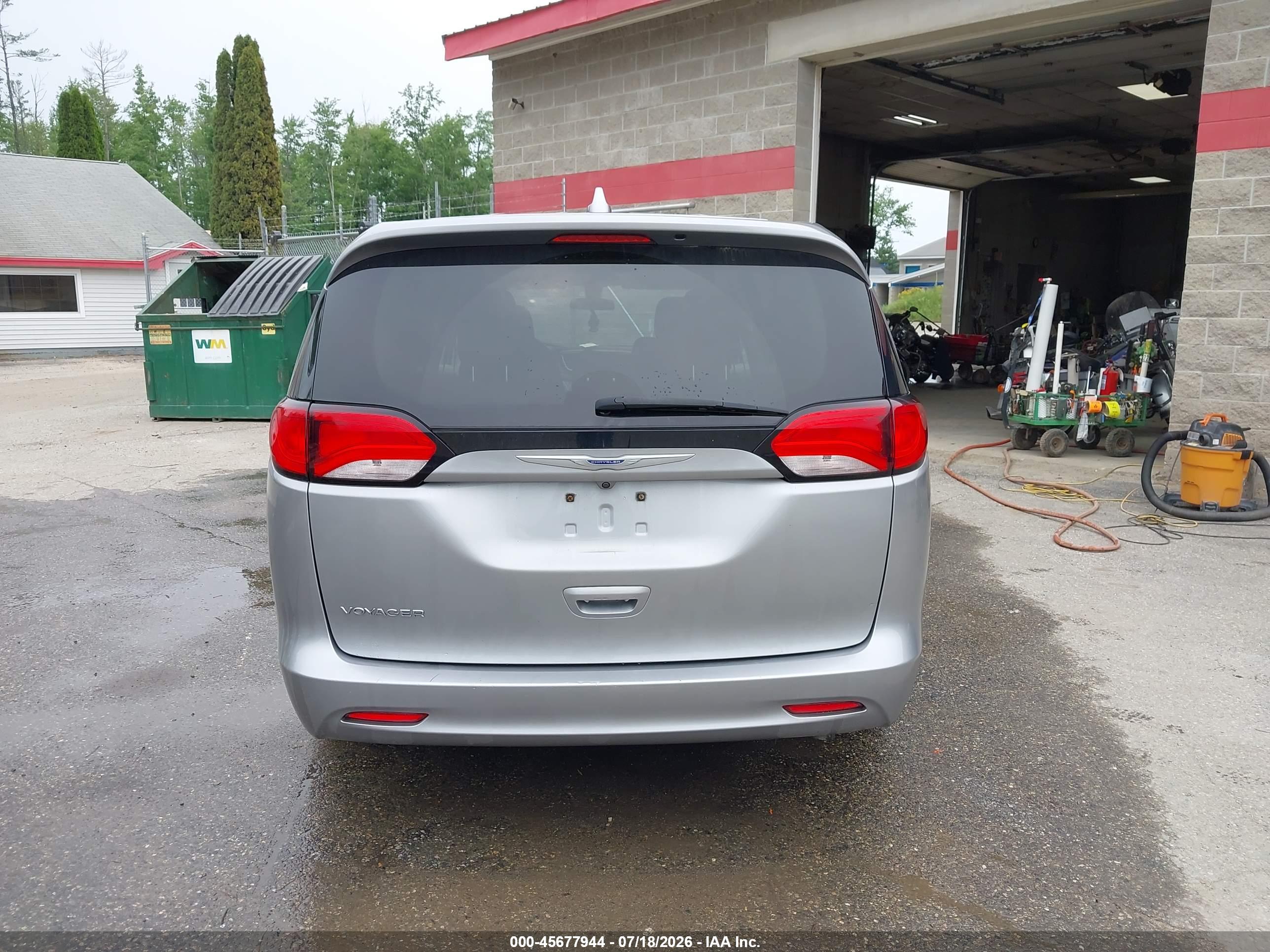 2020 CHRYSLER VOYAGER LX