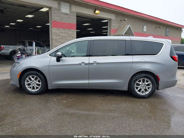 2020 CHRYSLER VOYAGER LX