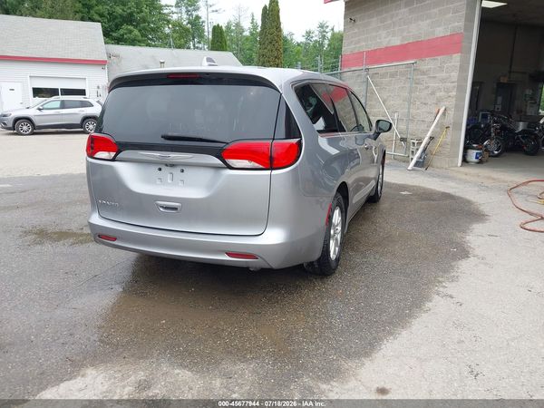 2020 CHRYSLER VOYAGER LX