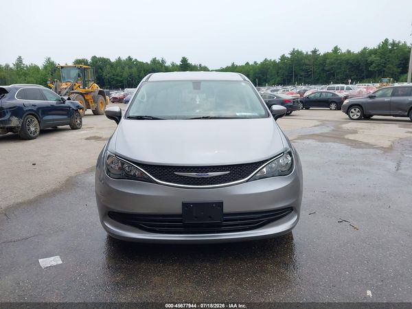 2020 CHRYSLER VOYAGER LX