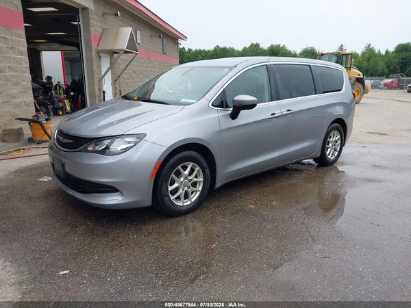 2020 CHRYSLER VOYAGER LX