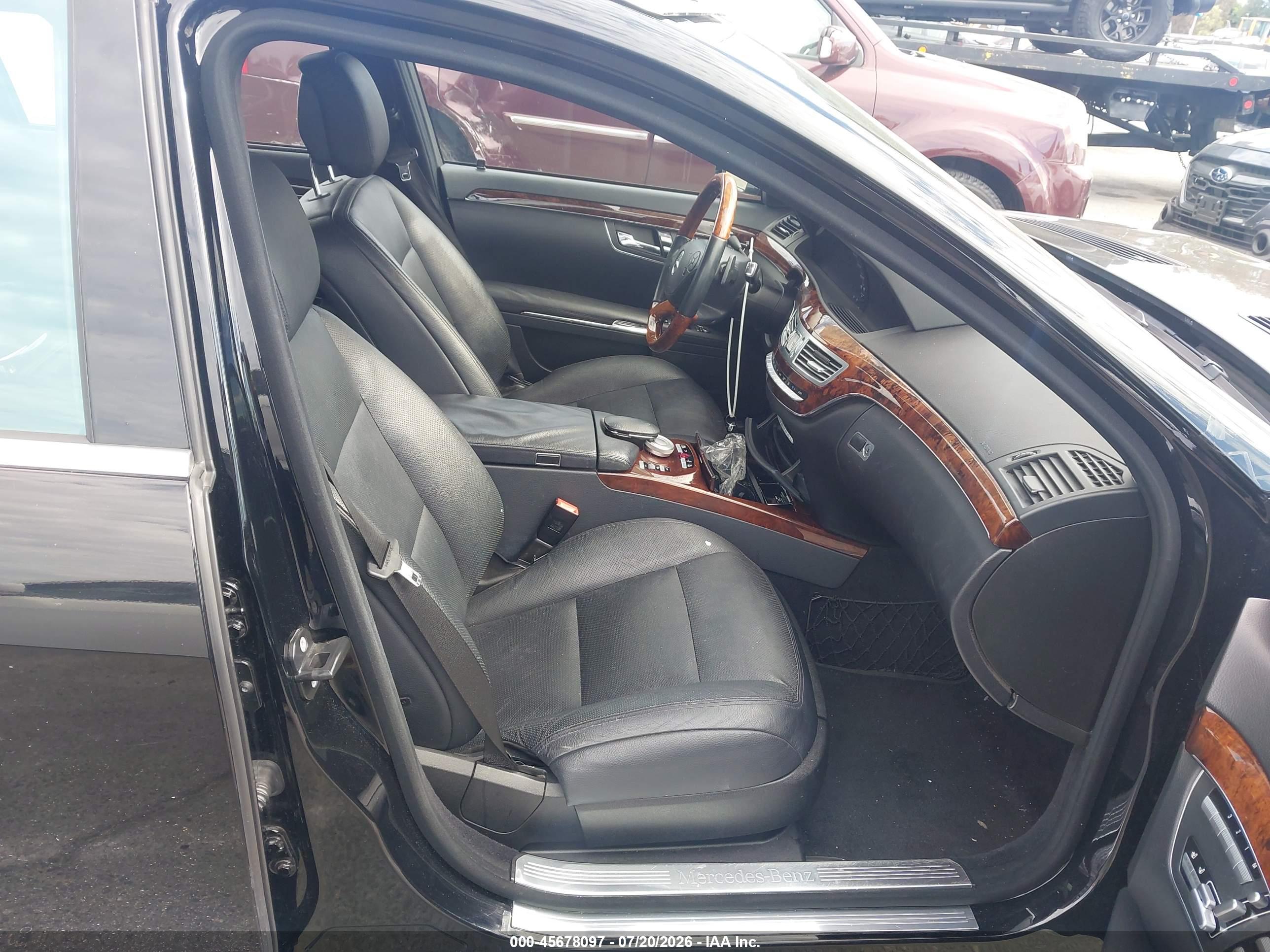 2011 MERCEDES-BENZ S 550 S550