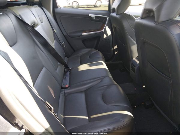 2017 VOLVO XC60 T5 INSCRIPTION