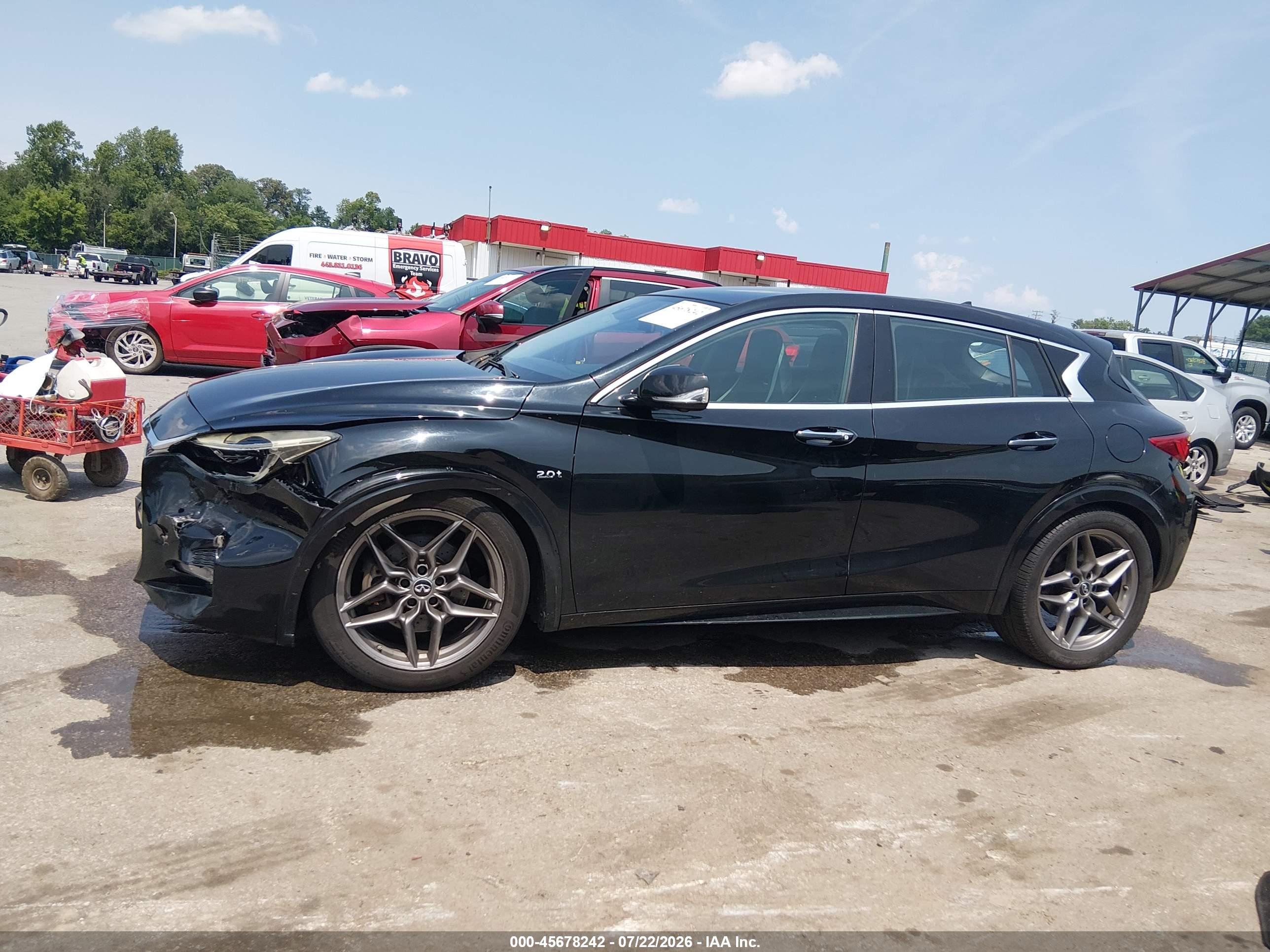 2017 INFINITI QX30 SPORT