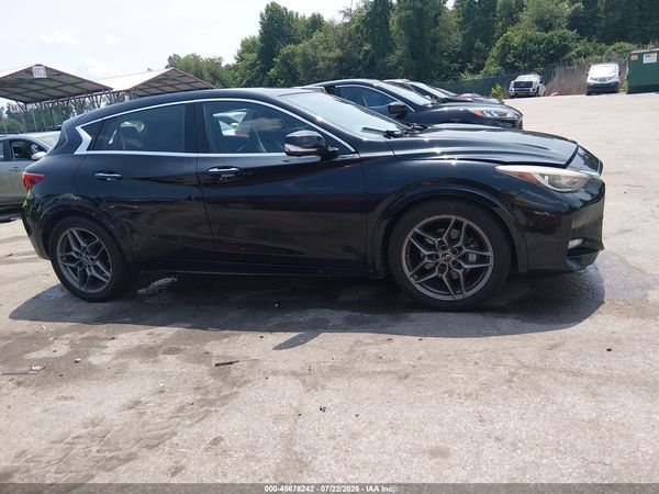 2017 INFINITI QX30 SPORT
