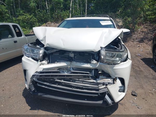 2017 TOYOTA HIGHLANDER LE PLUS