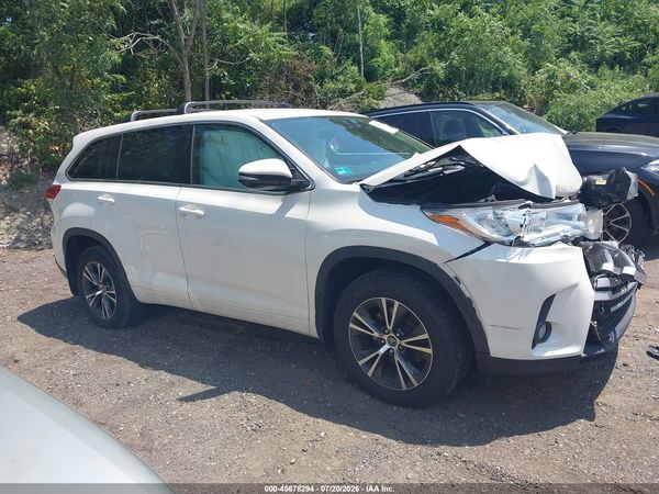 2017 TOYOTA HIGHLANDER LE PLUS