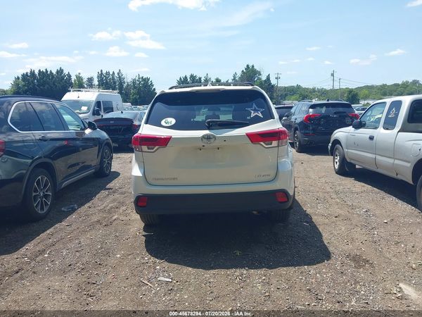 2017 TOYOTA HIGHLANDER LE PLUS