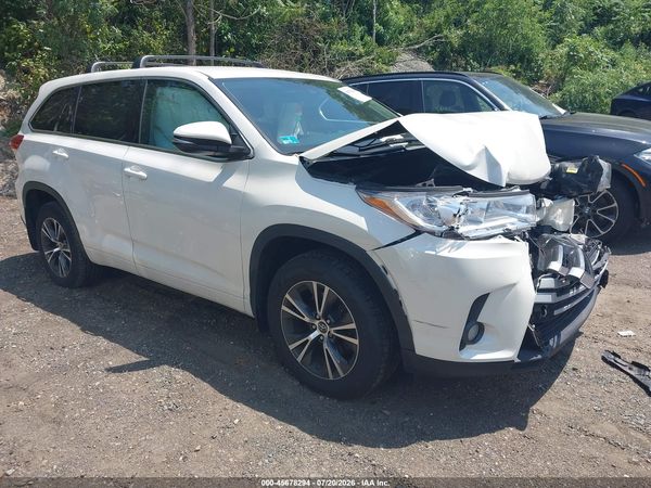 2017 TOYOTA HIGHLANDER LE PLUS