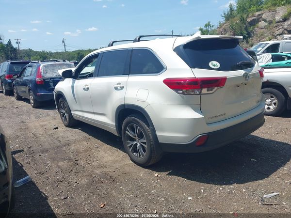 2017 TOYOTA HIGHLANDER LE PLUS