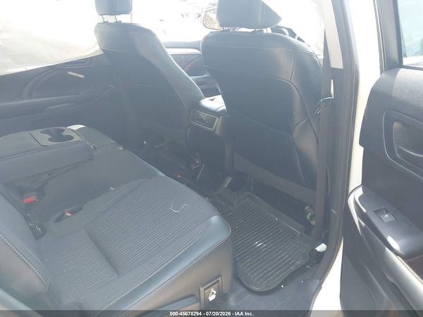 2017 TOYOTA HIGHLANDER LE PLUS
