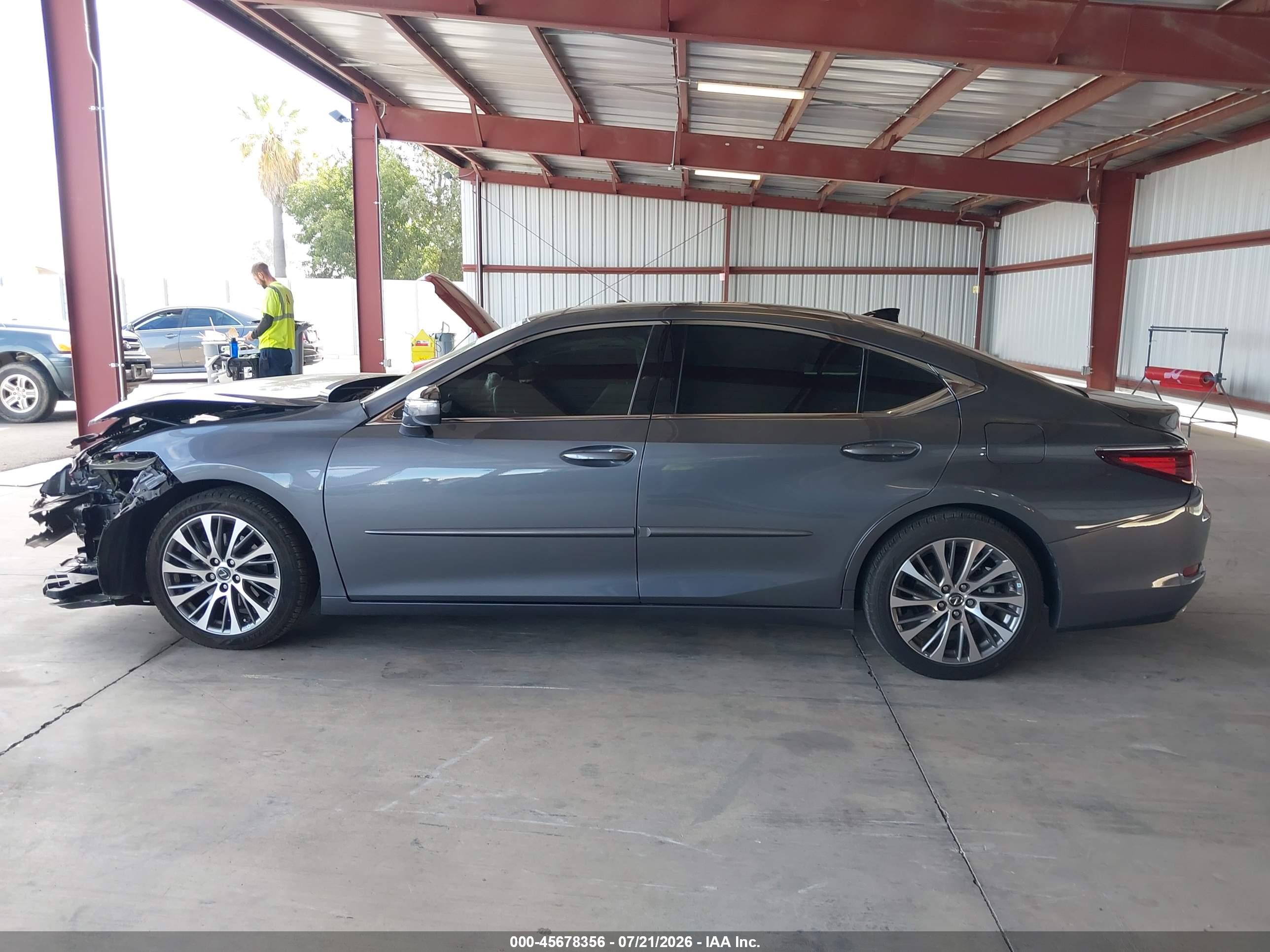 2019 LEXUS ES 350