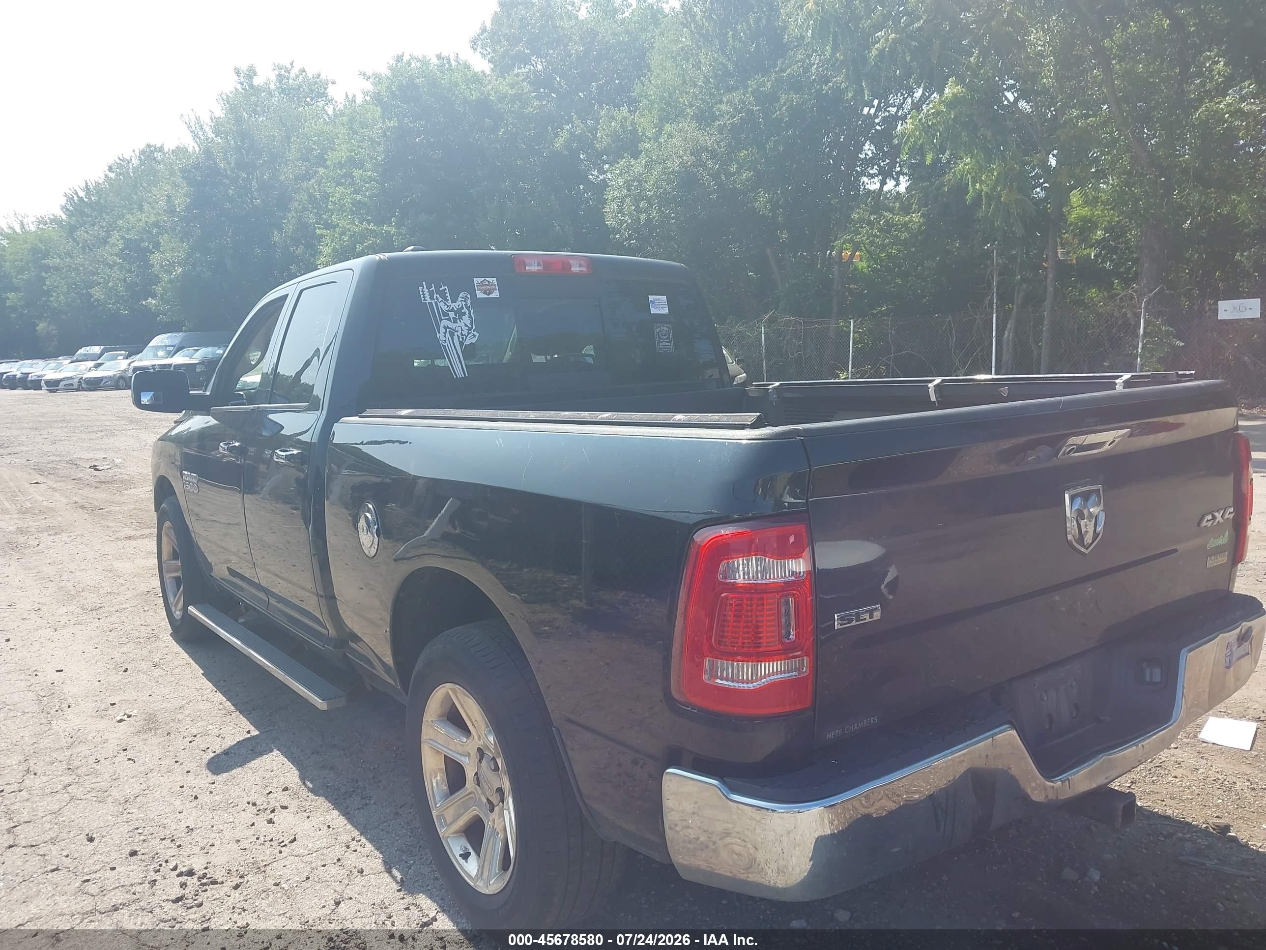 2016 RAM 1500 SLT