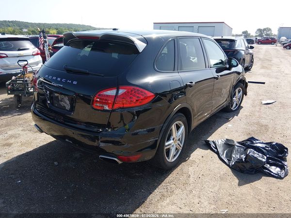 2014 PORSCHE CAYENNE PLATINUM EDITION