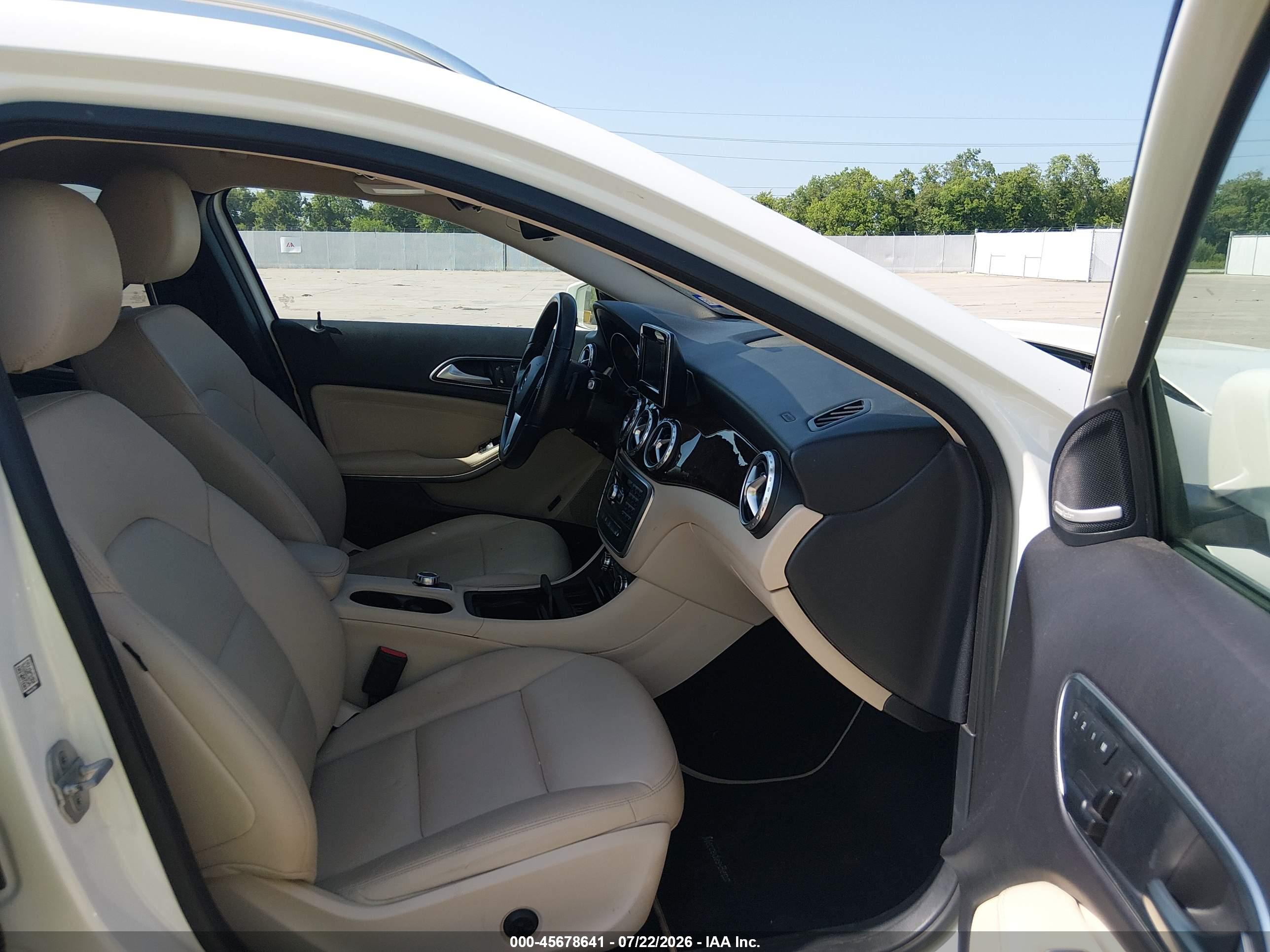 2015 MERCEDES-BENZ GLA 250 GLA250