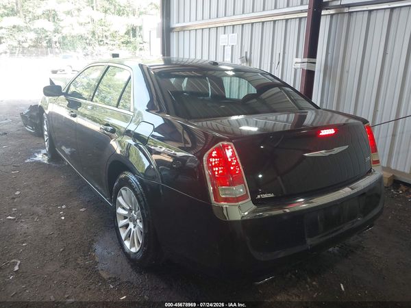 2013 CHRYSLER 300 MOTOWN — I3