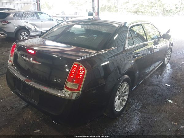 2013 CHRYSLER 300 MOTOWN — I4