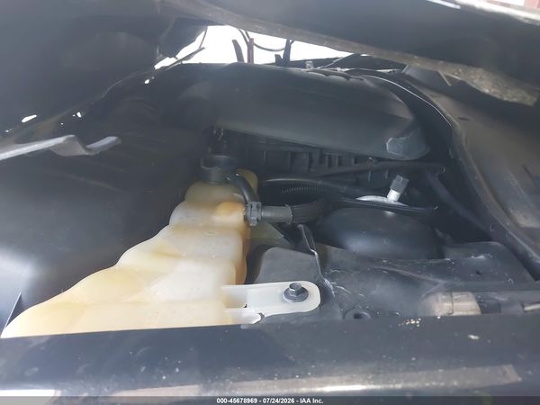 2013 CHRYSLER 300 MOTOWN — I10