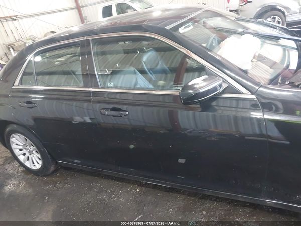 2013 CHRYSLER 300 MOTOWN — I116