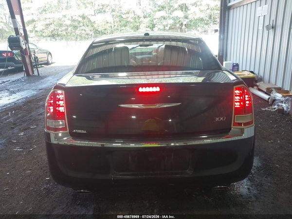 2013 CHRYSLER 300 MOTOWN — I119