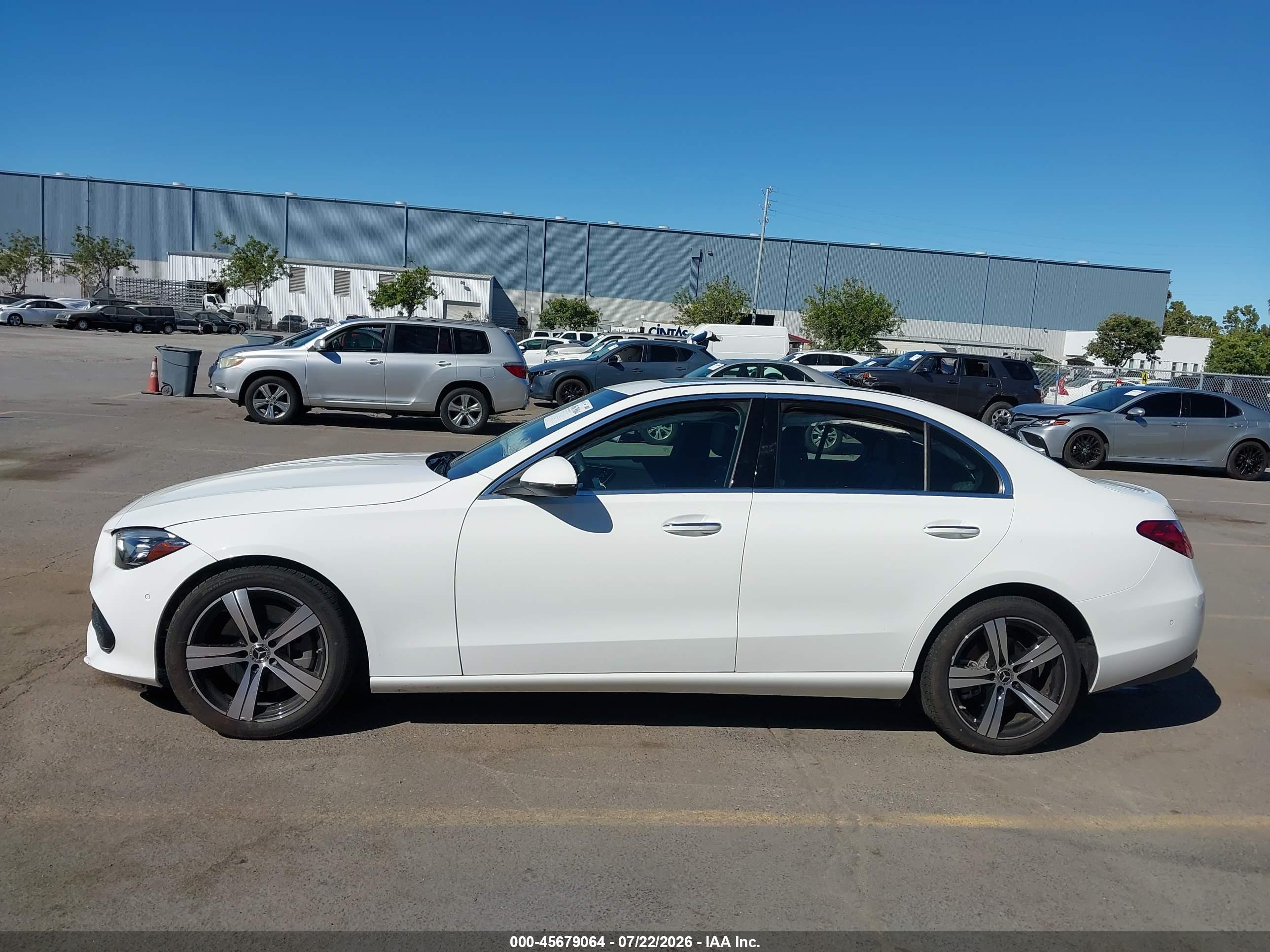2025 MERCEDES-BENZ C 300 C300