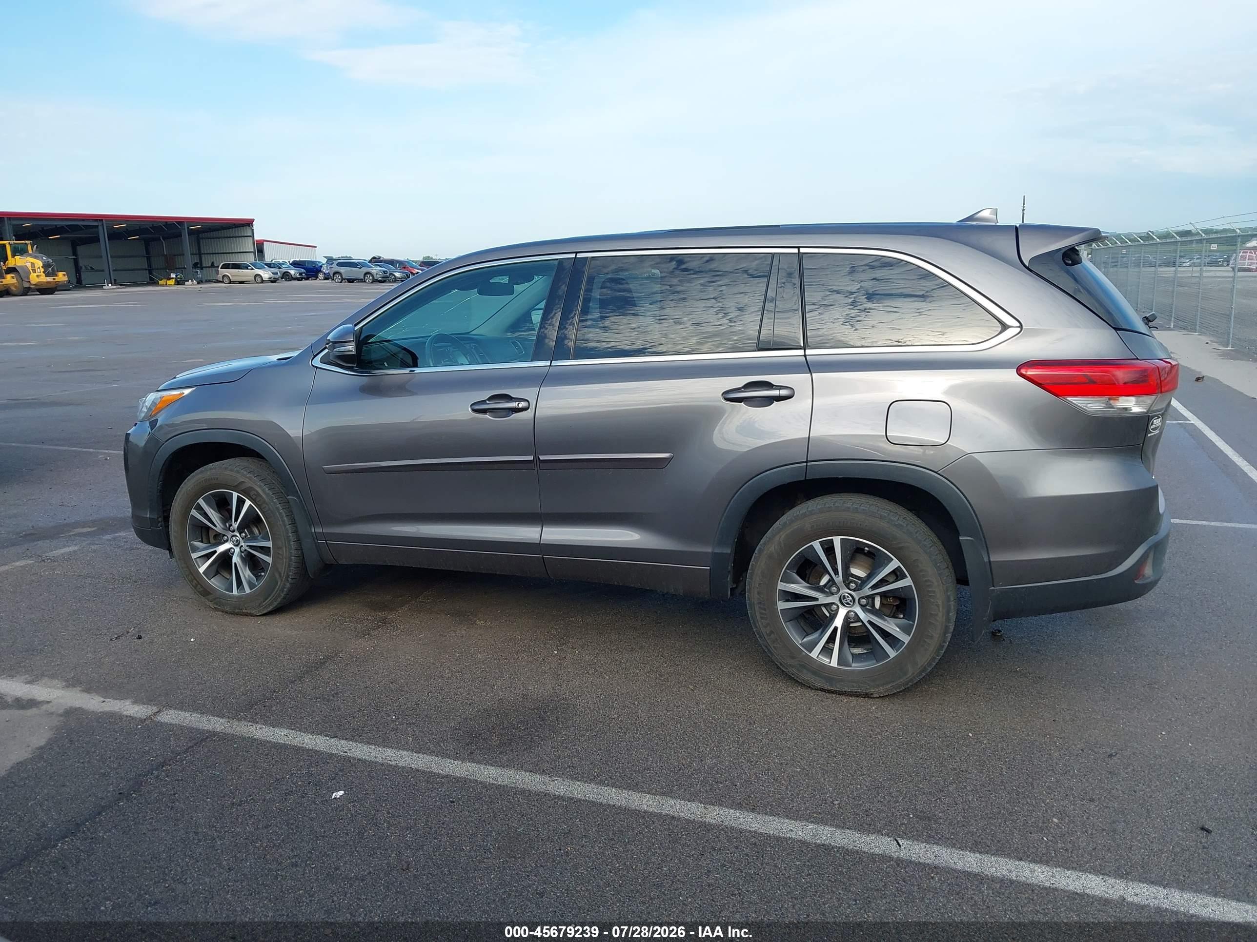 2018 TOYOTA HIGHLANDER LE PLUS