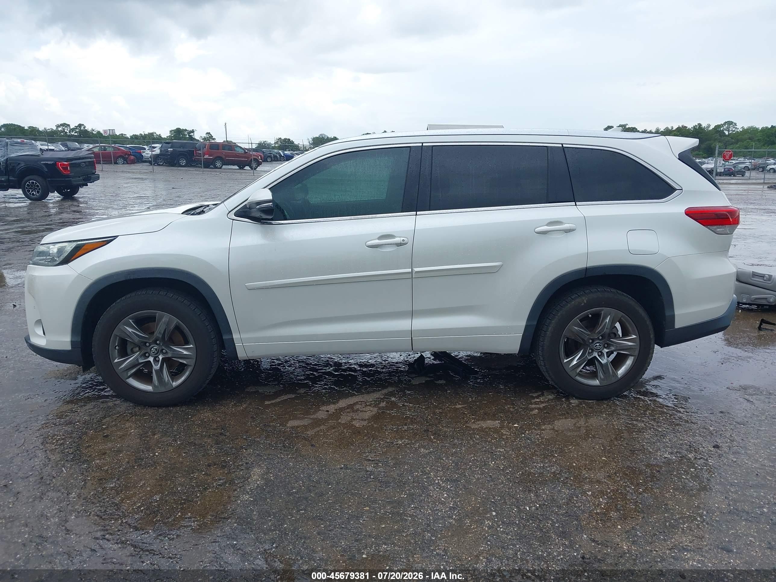 2018 TOYOTA HIGHLANDER LIMITED PLATINUM
