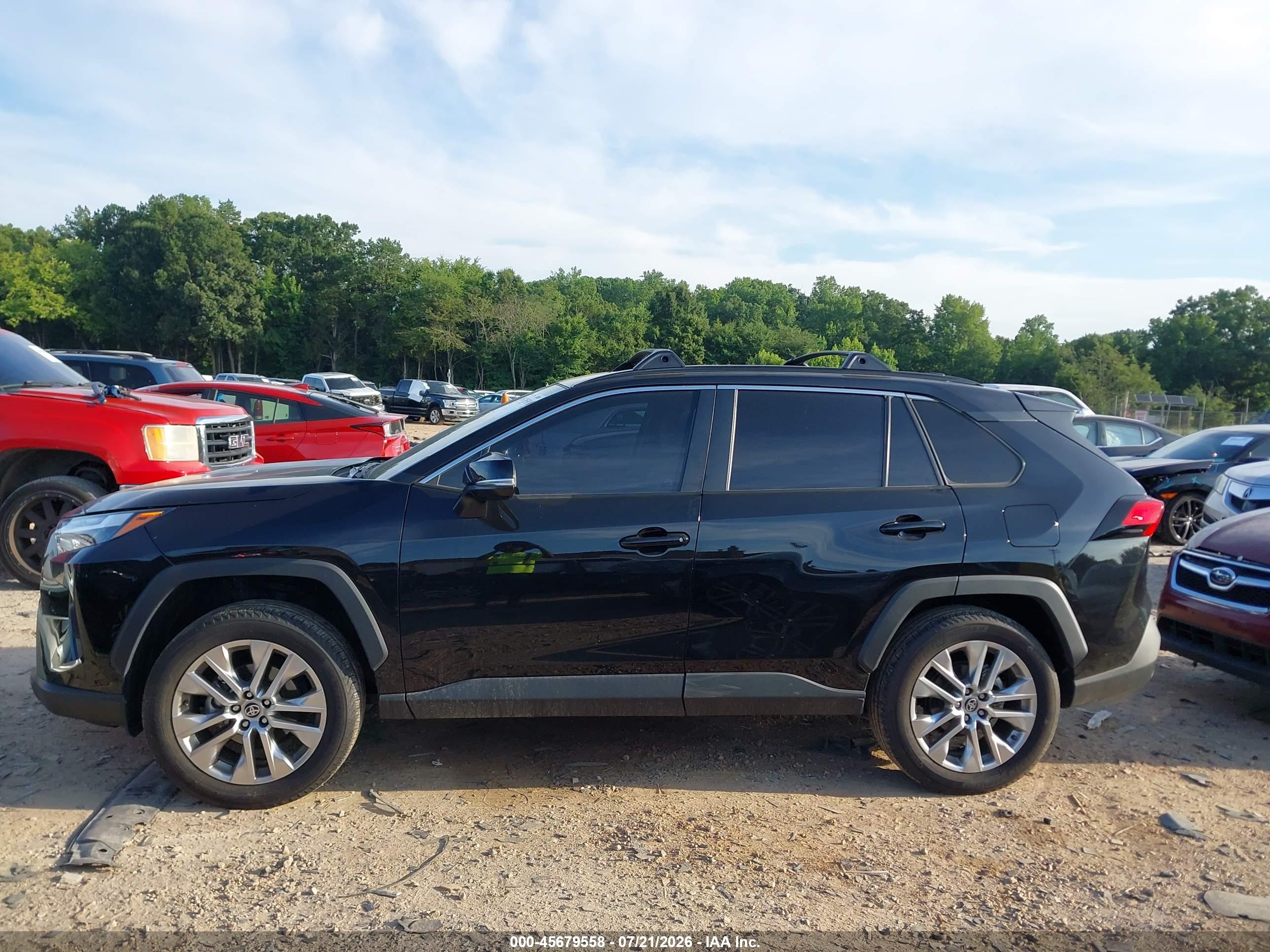 2025 TOYOTA RAV4 XLE PREMIUM