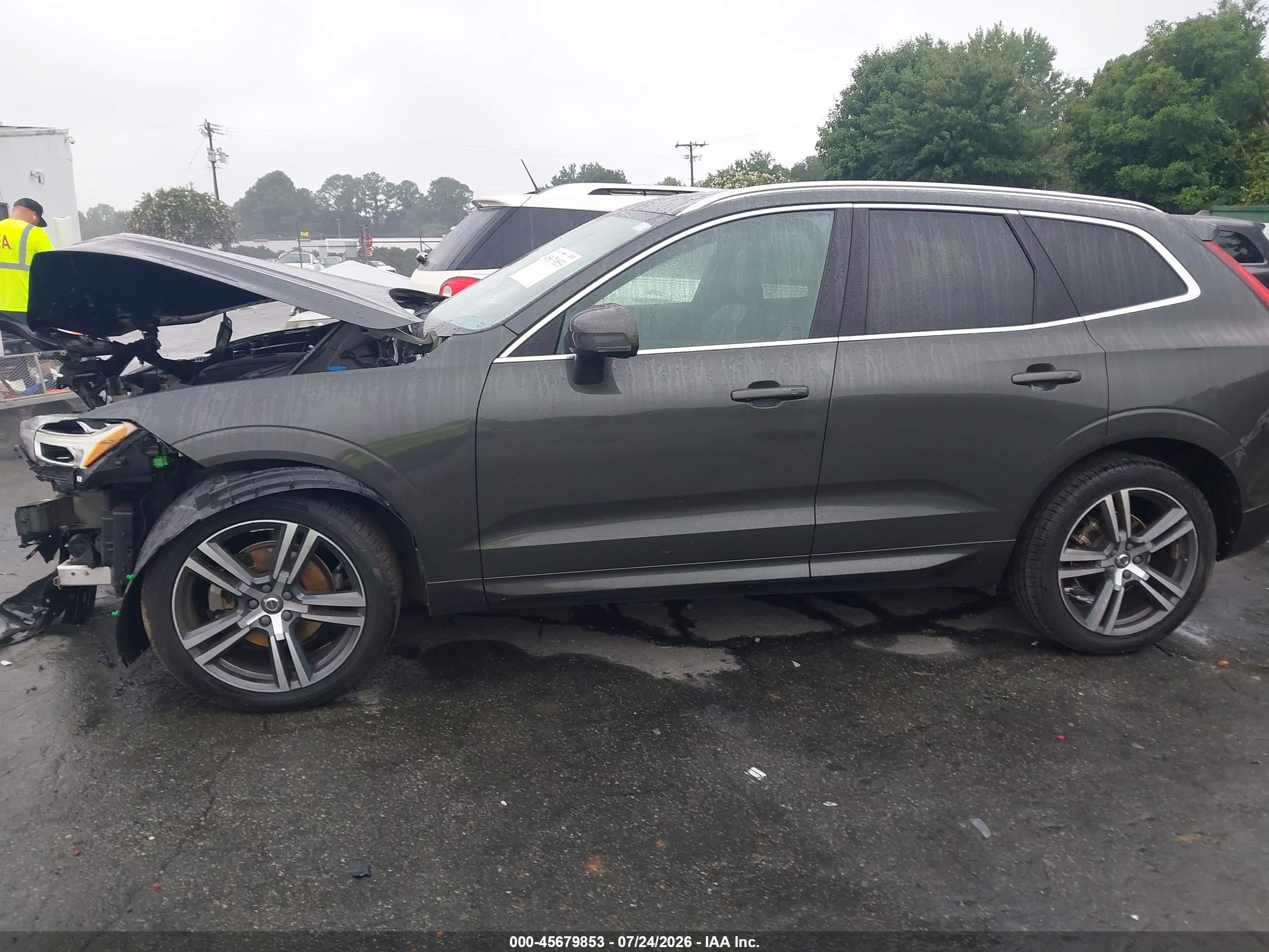 2019 VOLVO XC60 T5 MOMENTUM