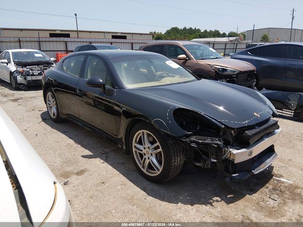 2014 PORSCHE PANAMERA 4
