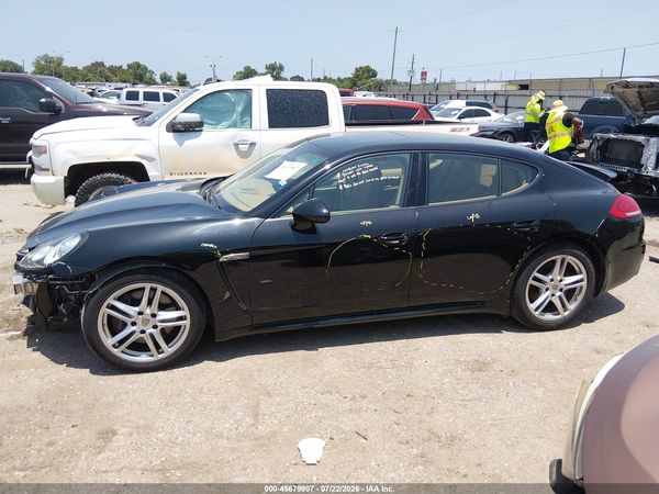 2014 PORSCHE PANAMERA 4