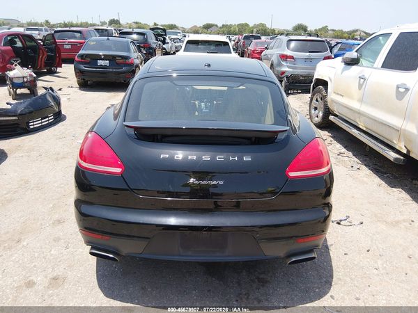 2014 PORSCHE PANAMERA 4
