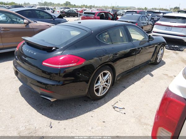 2014 PORSCHE PANAMERA 4