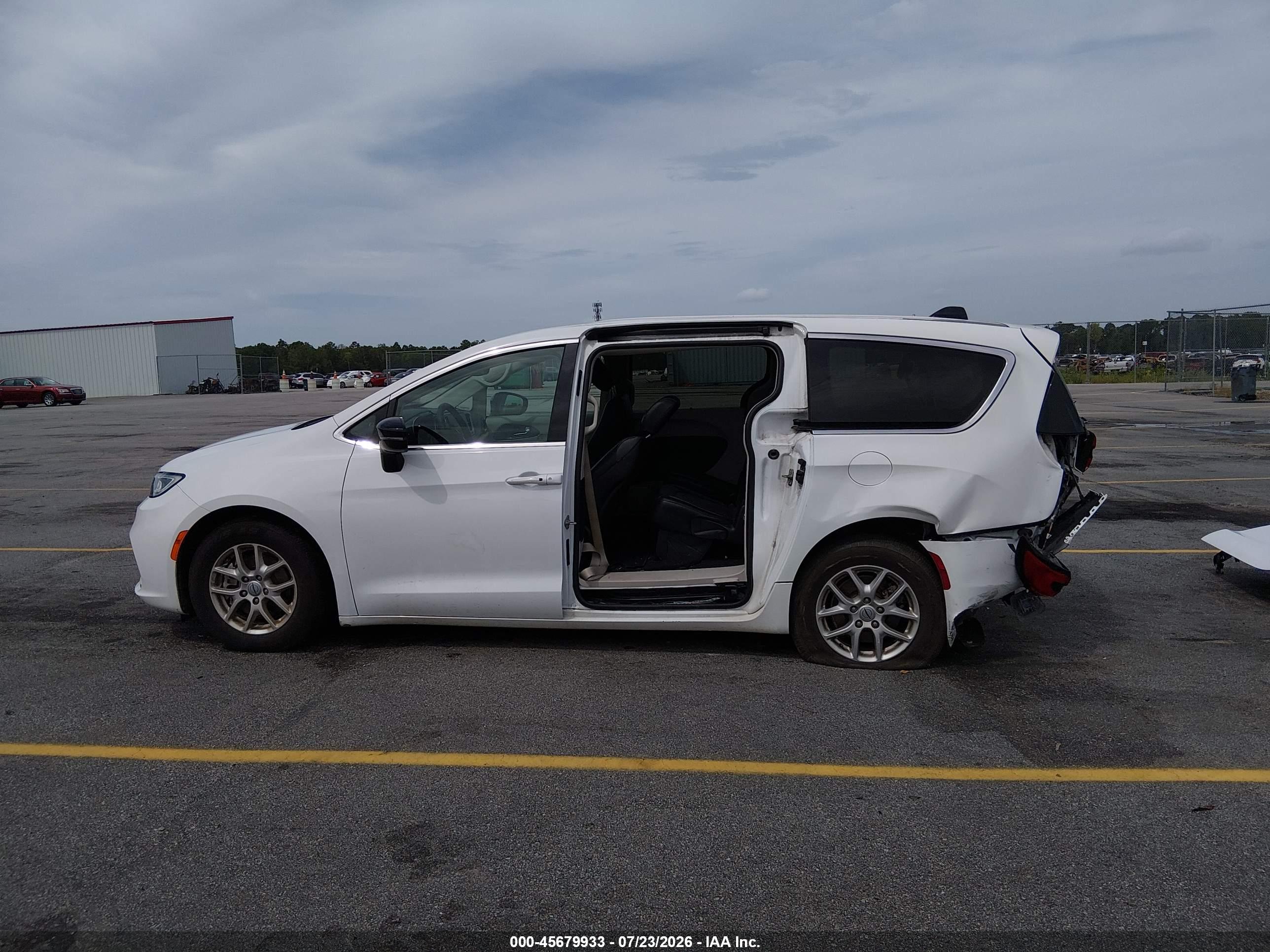 2024 CHRYSLER PACIFICA TOURING L