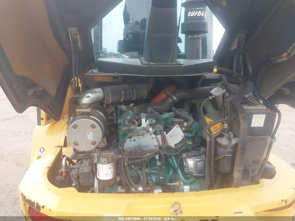 2016 VOLVO L30G