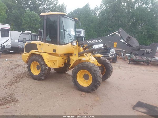 2016 VOLVO L30G
